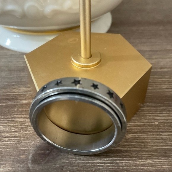 Trendy Unisex Stainless Steel Durable Star Decor Fidget Spinner Ring - Picture 7 of 9